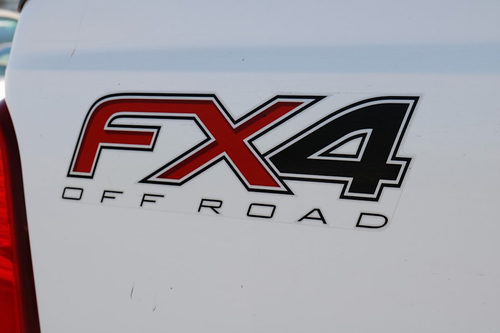 Thumbnail: 2015 Ford F-350 - 9