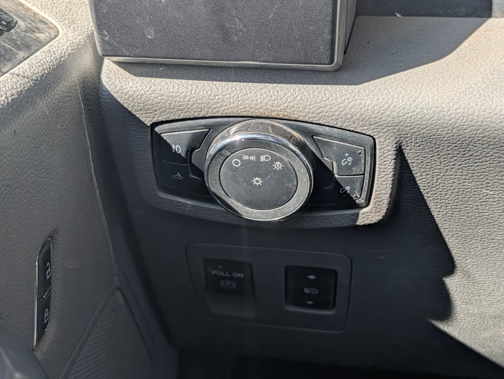 Thumbnail: 2015 Ford F-150 - 25