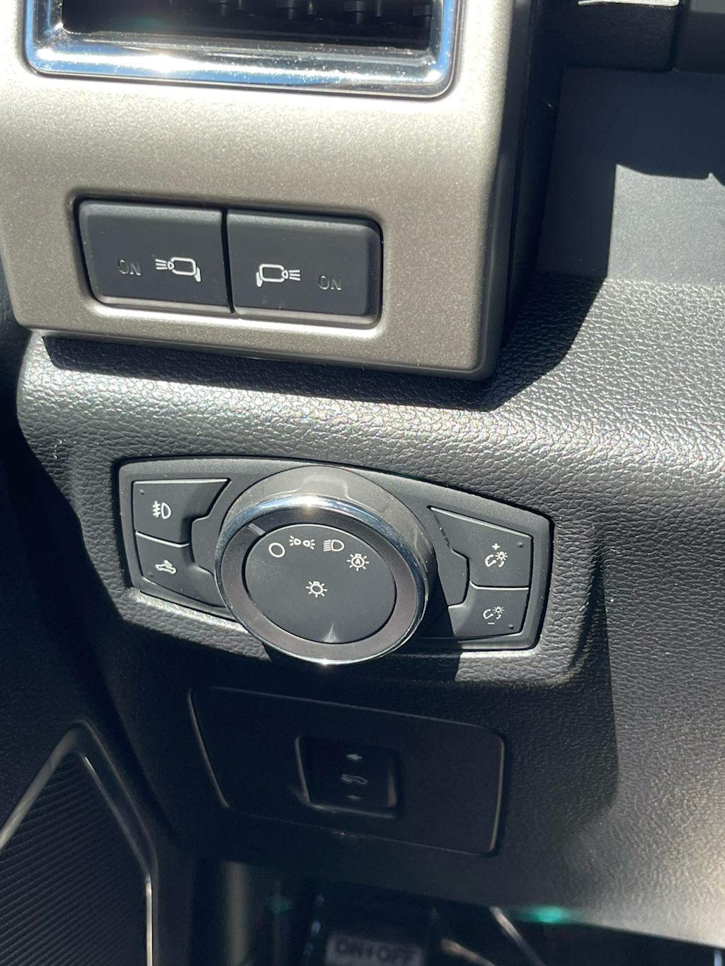 Thumbnail: 2015 Ford F-150 - 25