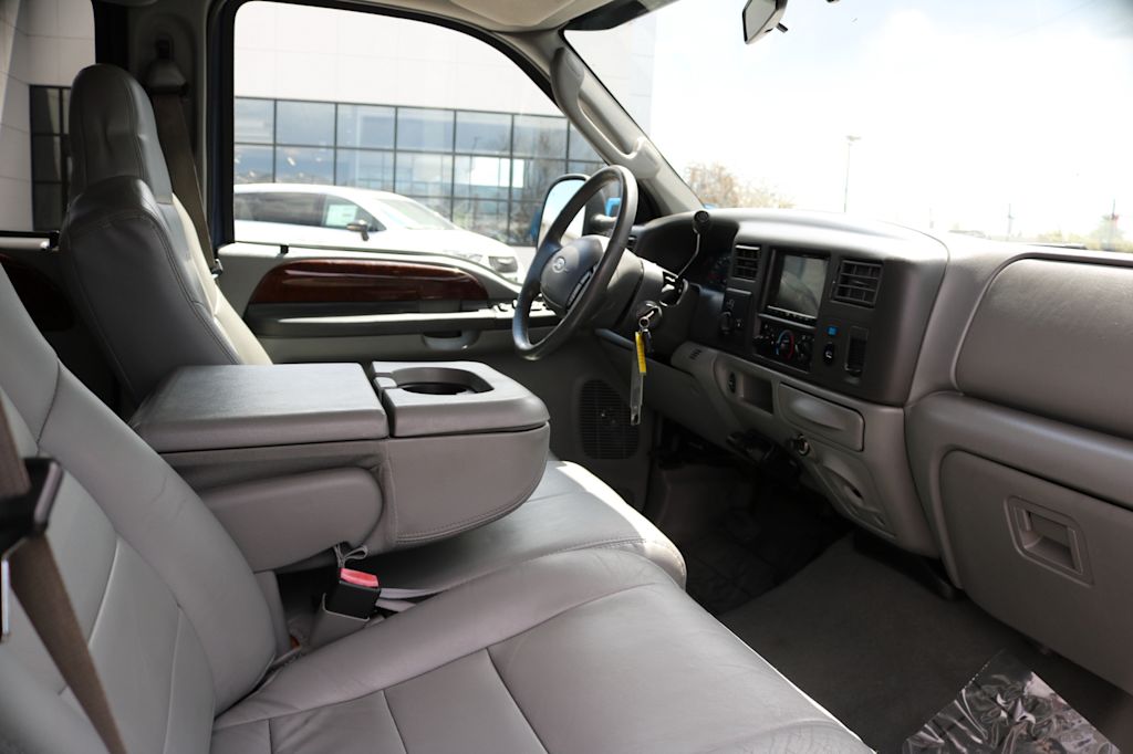 Thumbnail: 2004 Ford F-250 - 9