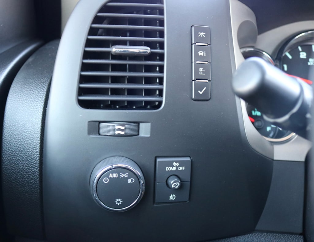 Thumbnail: 2014 Chevrolet Silverado 3500 - 27