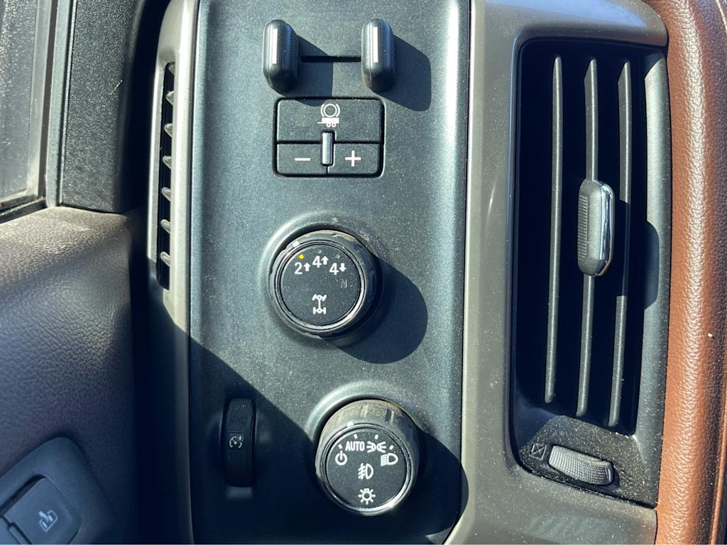 Thumbnail: 2018 Chevrolet Silverado 3500 - 22
