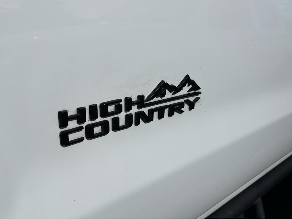 2017 Chevrolet Silverado 3500 High Country 10