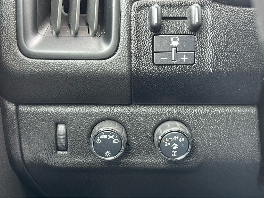 Thumbnail: 2018 Chevrolet Colorado - 25