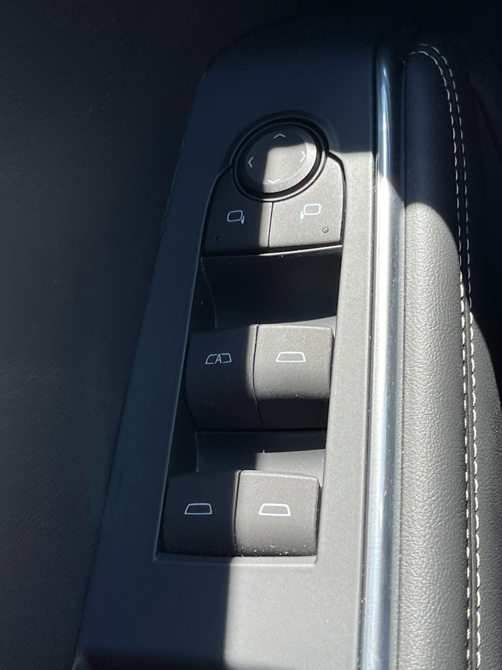 Thumbnail: 2024 GMC Acadia - 24