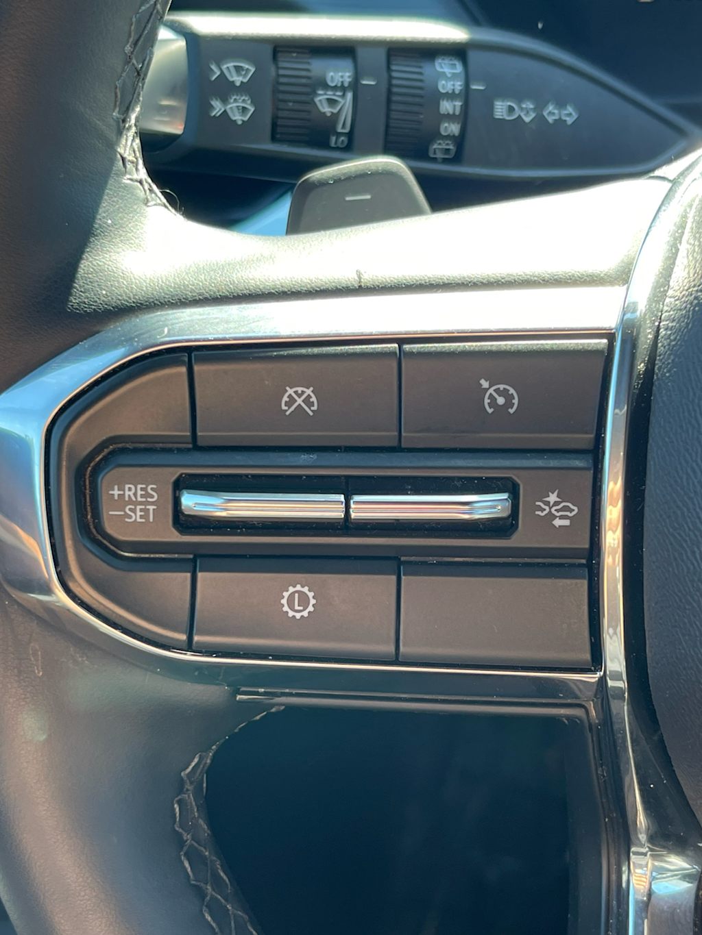 Thumbnail: 2024 GMC Acadia - 22