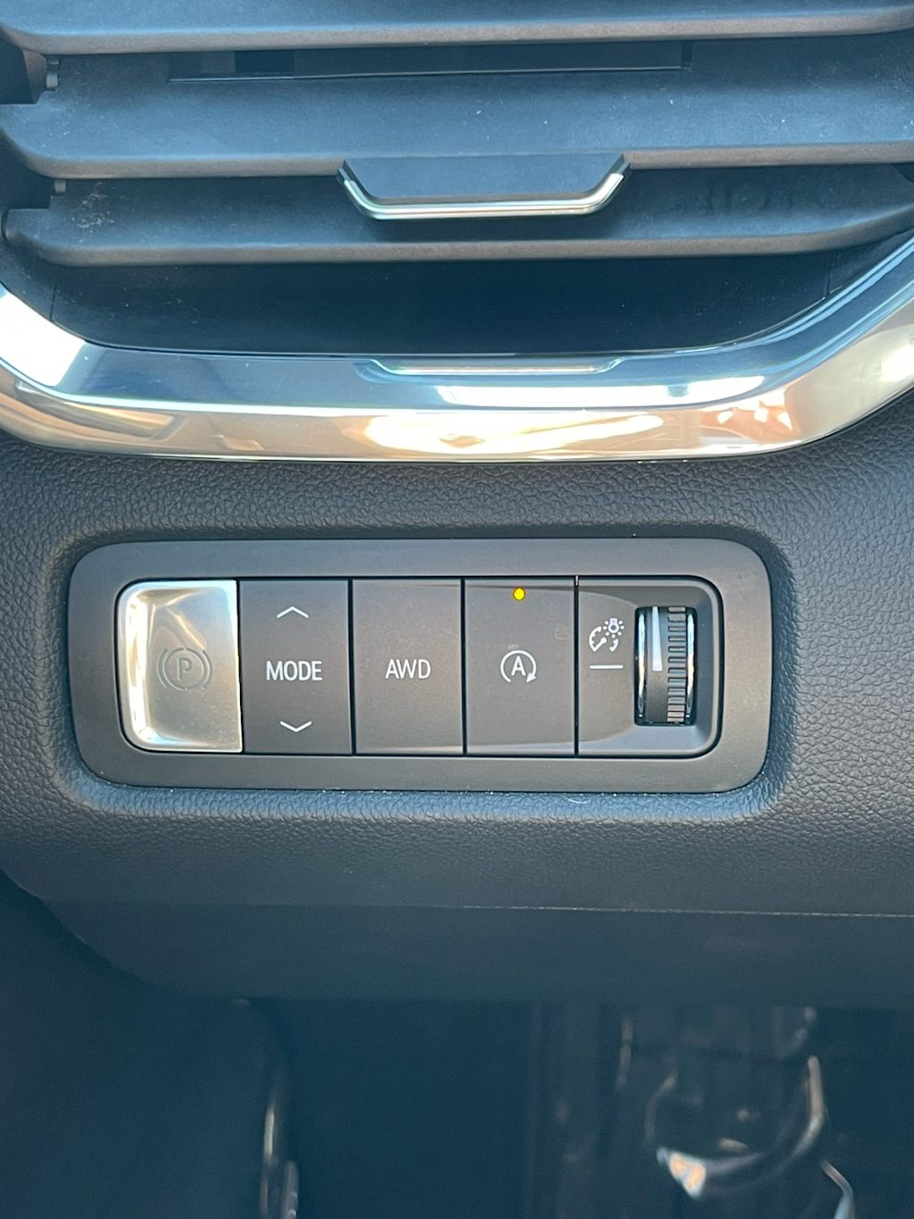 Thumbnail: 2024 GMC Acadia - 25