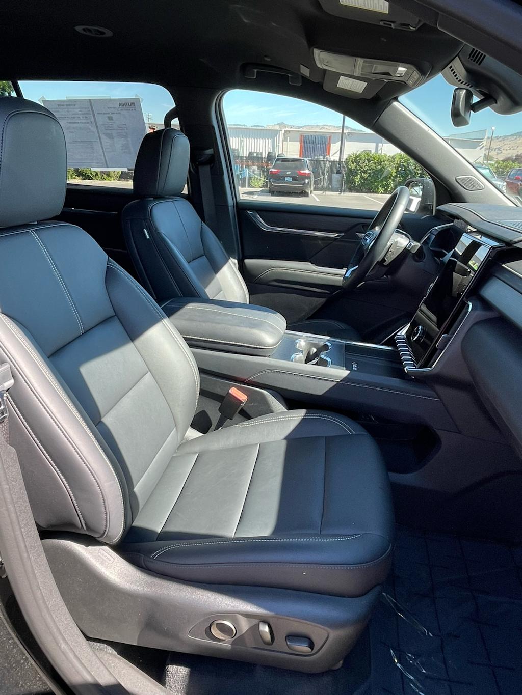 Thumbnail: 2024 GMC Acadia - 10