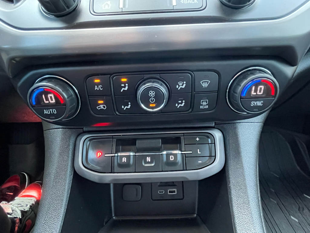 Thumbnail: 2021 GMC Acadia - 22