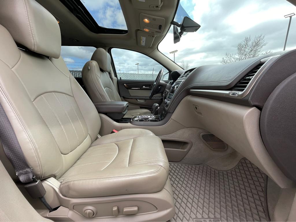 2016 GMC Acadia Denali 12