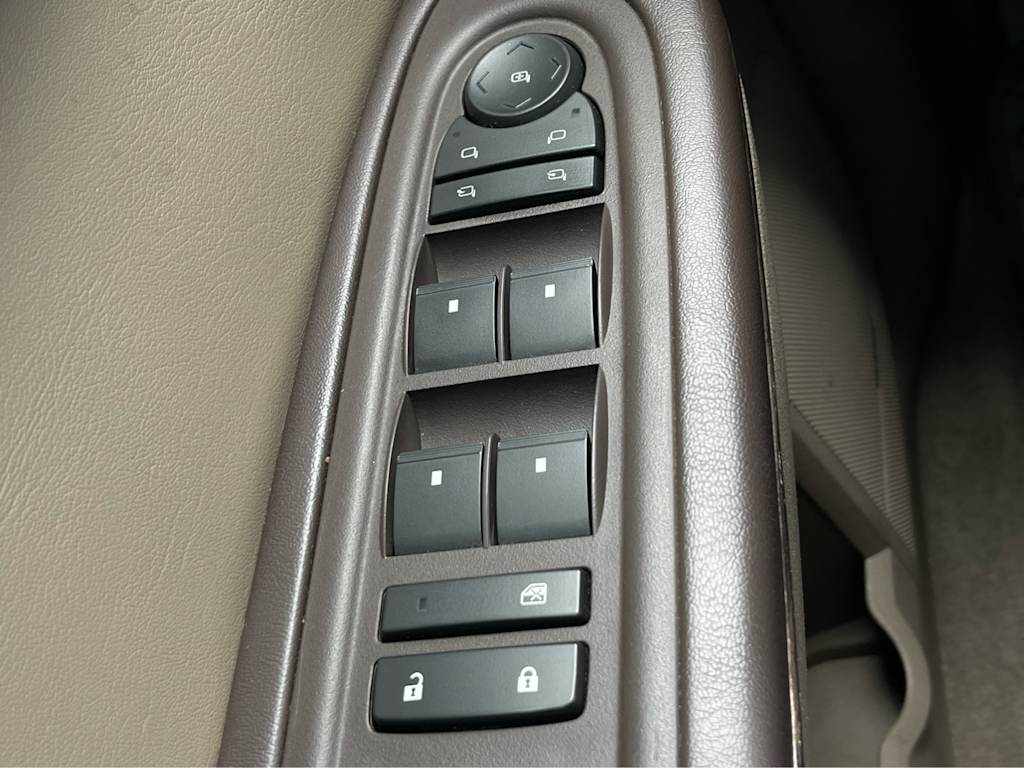 2016 GMC Acadia Denali 26