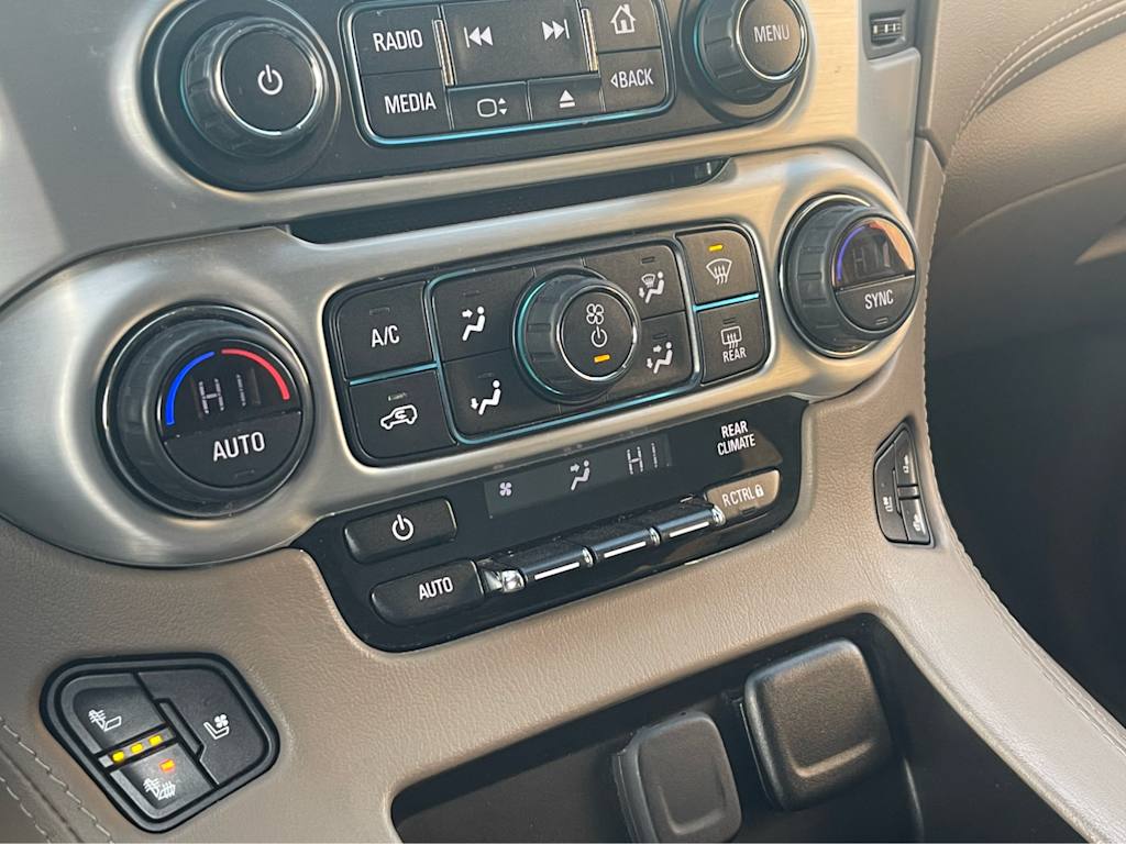 Thumbnail: 2019 GMC Yukon XL - 21