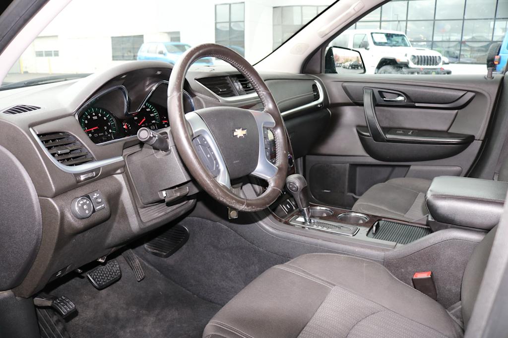 Thumbnail: 2017 Chevrolet Traverse - 2