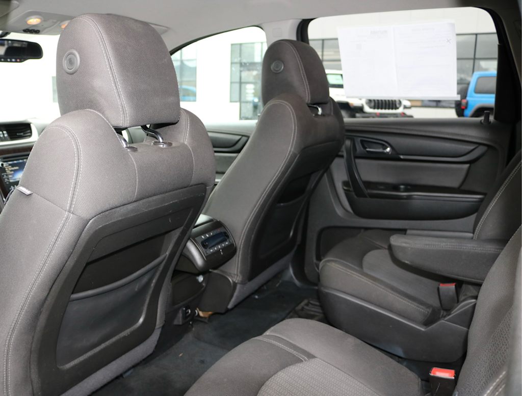 Thumbnail: 2017 Chevrolet Traverse - 27