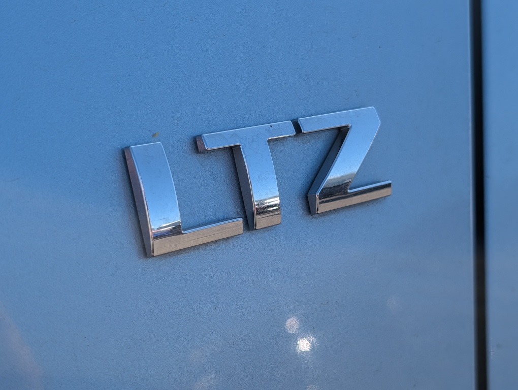 Thumbnail: 2011 Chevrolet Tahoe - 14