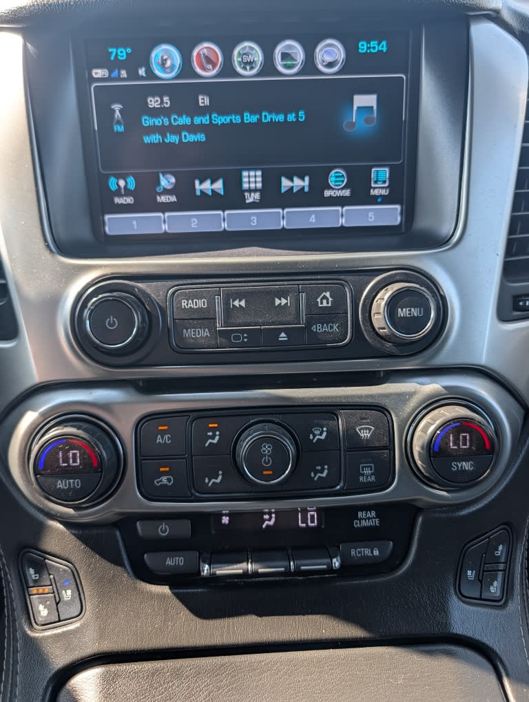 Thumbnail: 2019 Chevrolet Suburban - 21