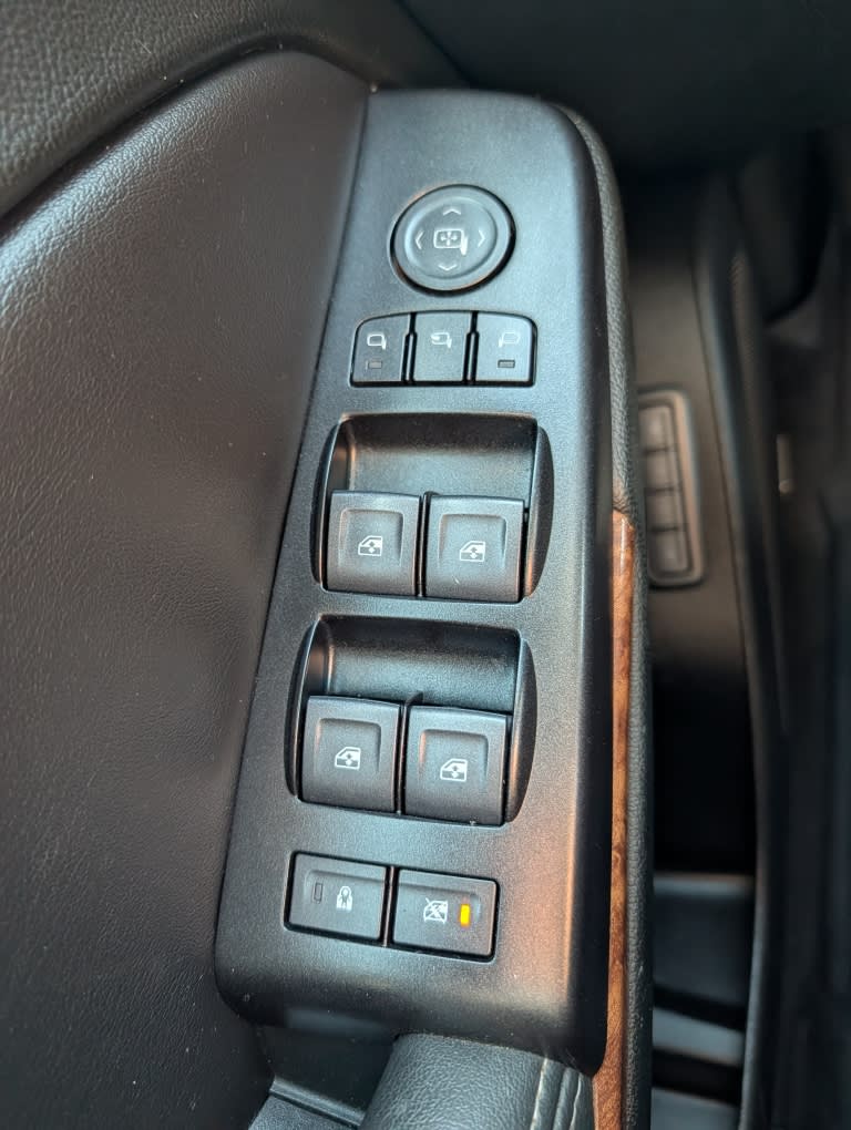Thumbnail: 2019 Chevrolet Suburban - 25