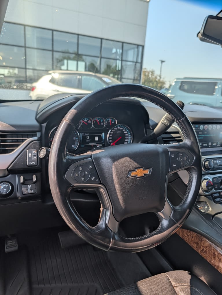 Thumbnail: 2019 Chevrolet Suburban - 8