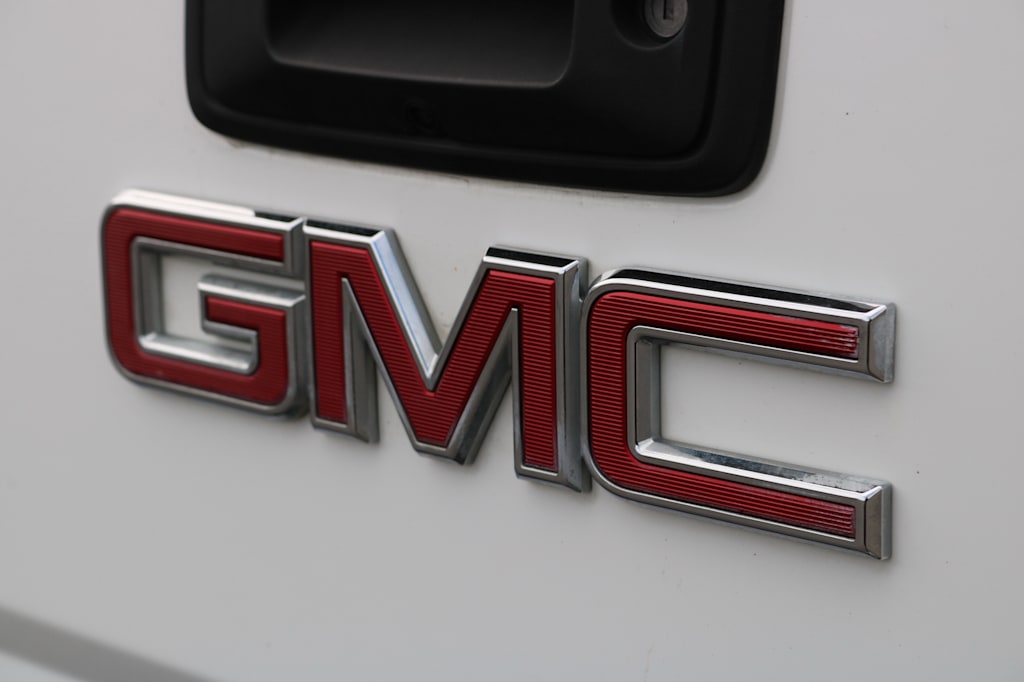 Thumbnail: 2015 GMC Sierra 3500 - 18