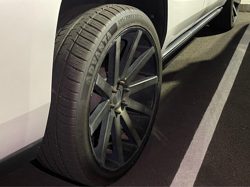 Thumbnail: 2018 Cadillac Escalade - 5