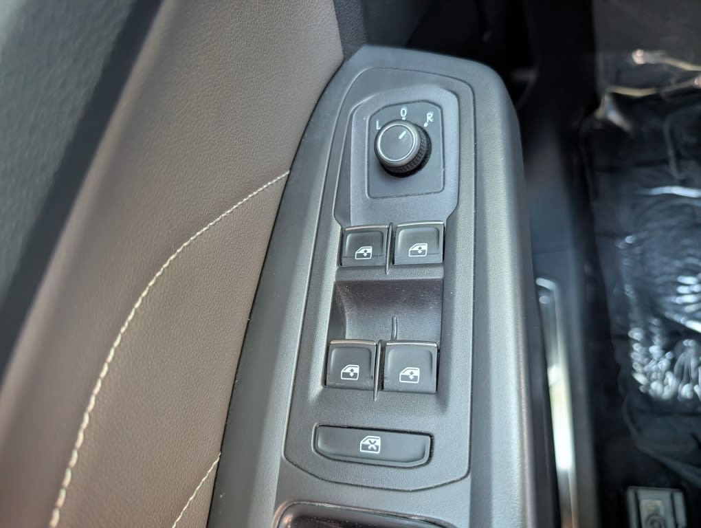 Thumbnail: 2021 Volkswagen Atlas - 24