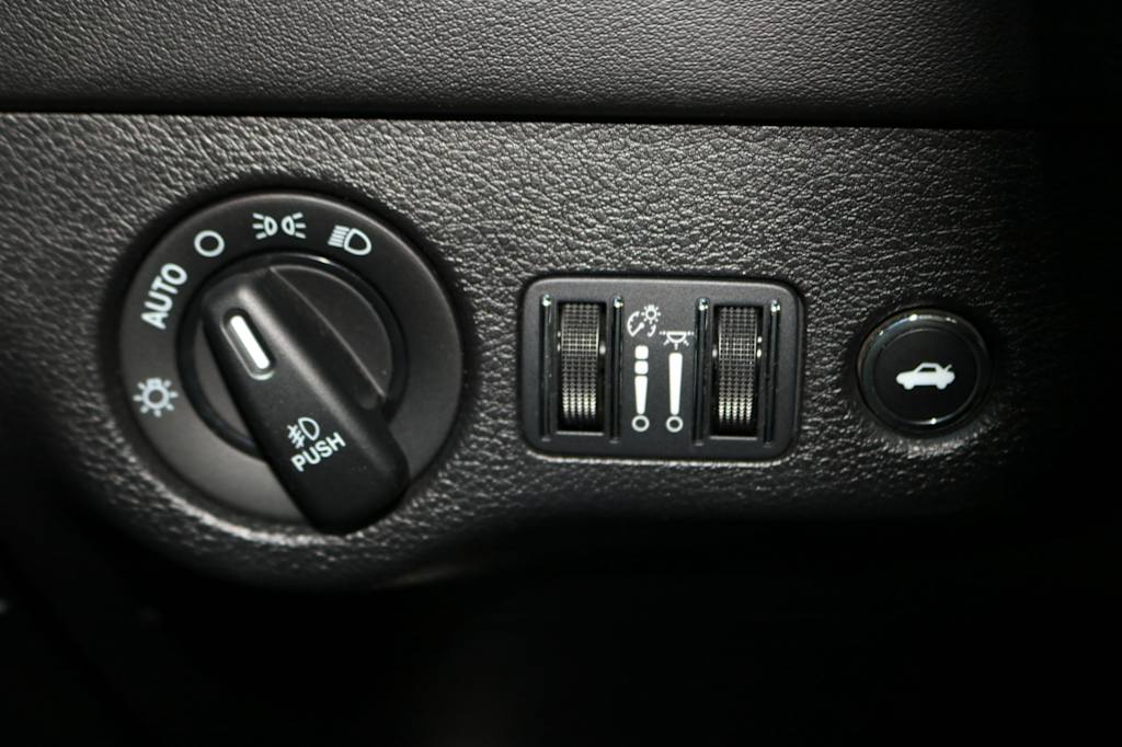 Thumbnail: 2022 Dodge Charger - 24