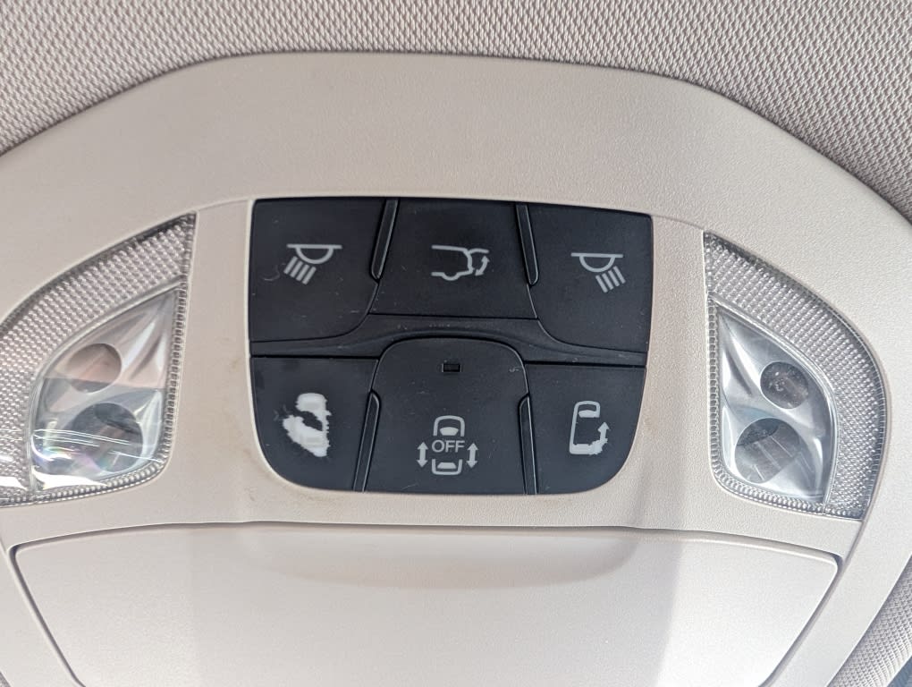Thumbnail: 2017 Chrysler Pacifica - 19