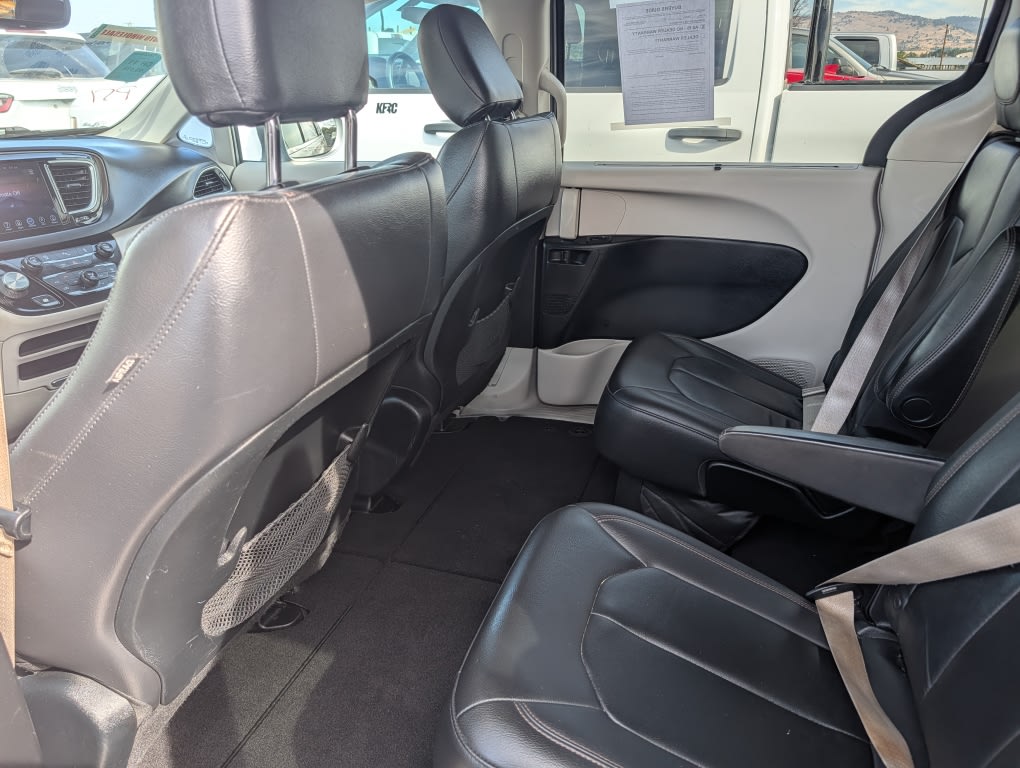 Thumbnail: 2017 Chrysler Pacifica - 23