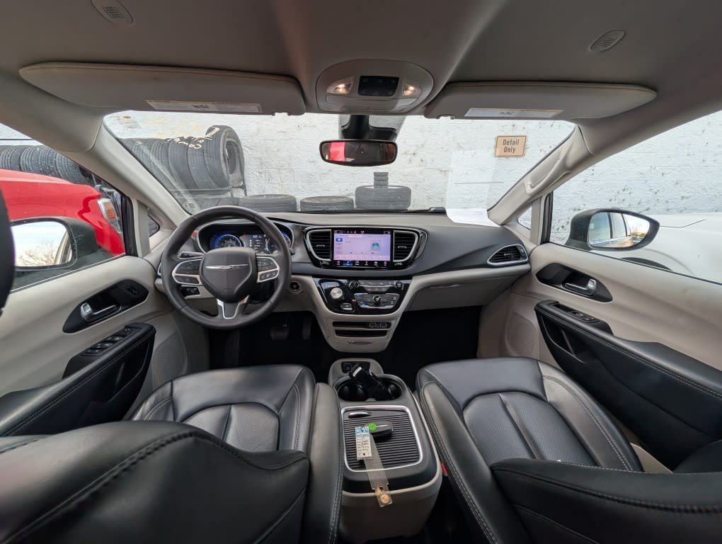 Thumbnail: 2023 Chrysler Pacifica - 7