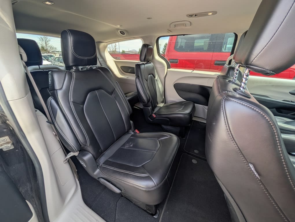 Thumbnail: 2023 Chrysler Pacifica - 25