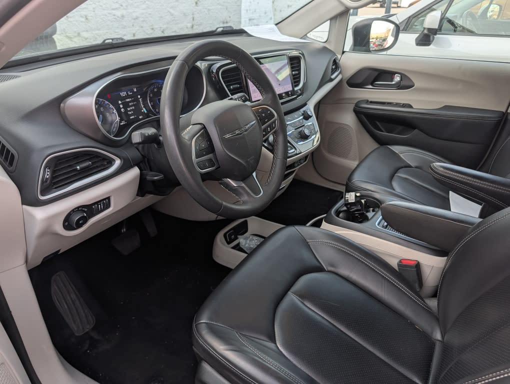 Thumbnail: 2023 Chrysler Pacifica - 2