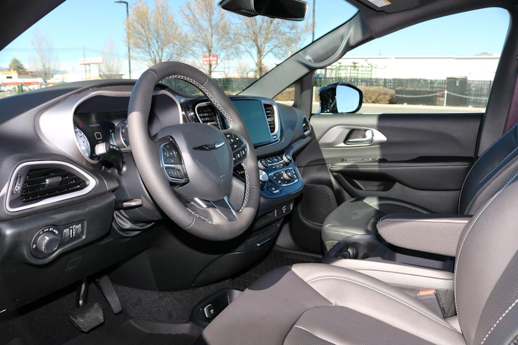 Thumbnail: 2026 Chrysler Voyager - 2