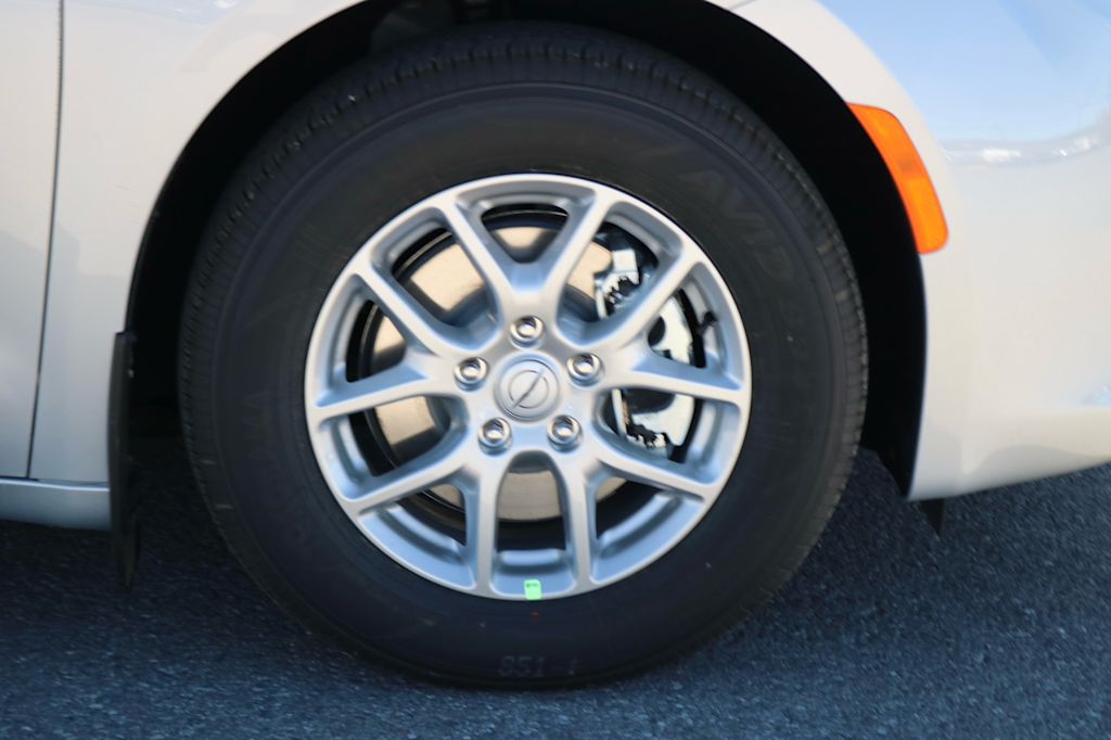 Thumbnail: 2026 Chrysler Voyager - 7