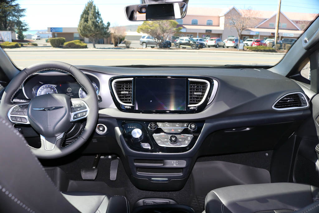 Thumbnail: 2026 Chrysler Voyager - 8