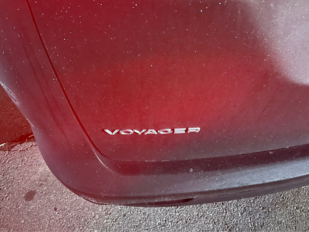 Thumbnail: 2020 Chrysler Voyager - 9