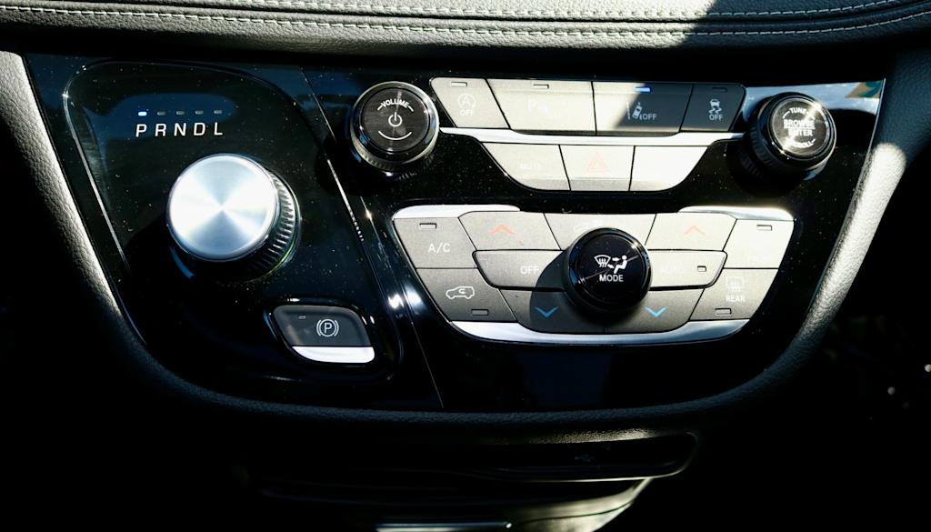 Thumbnail: 2026 Chrysler Pacifica - 21