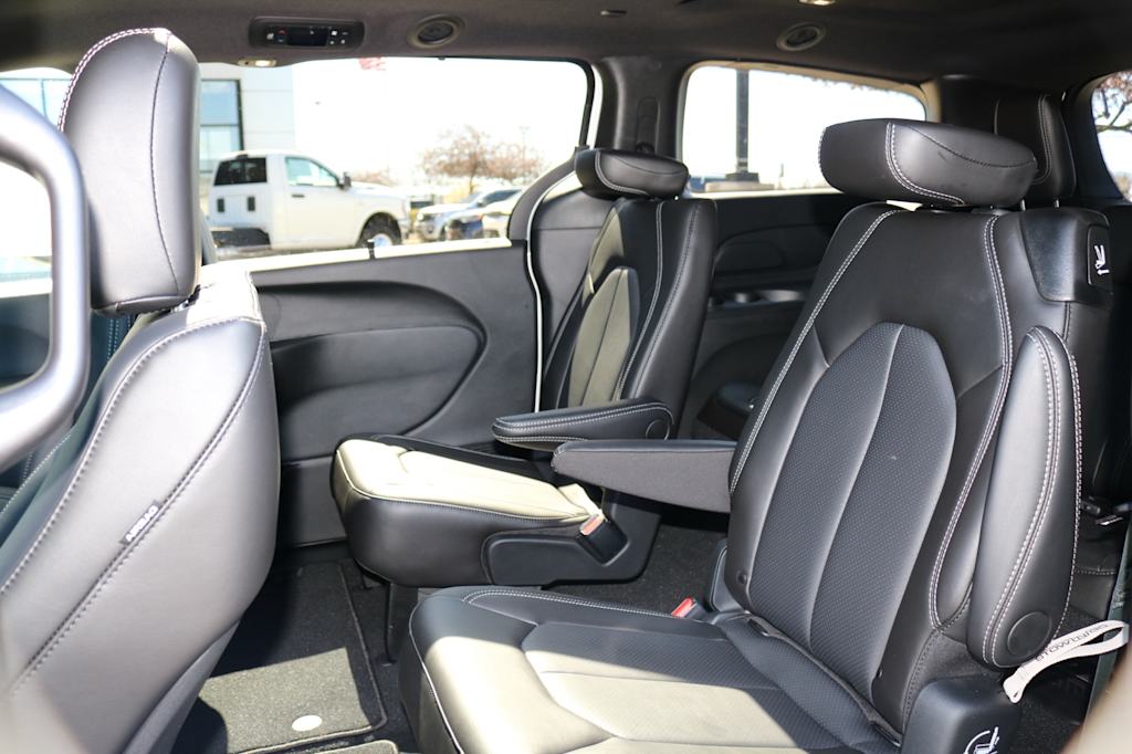 Thumbnail: 2026 Chrysler Pacifica - 26