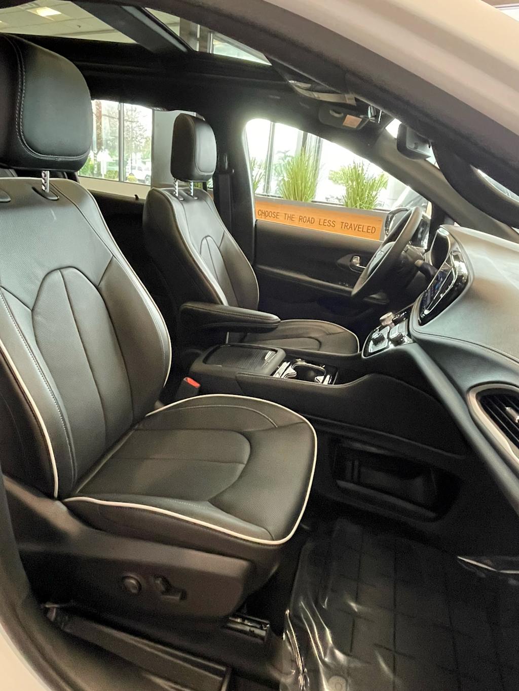 Thumbnail: 2027 Chrysler Pacifica - 22