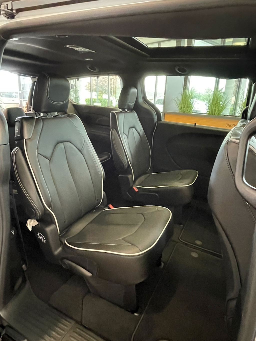 Thumbnail: 2027 Chrysler Pacifica - 23