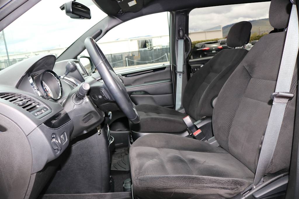 Thumbnail: 2017 Dodge Grand Caravan - 28
