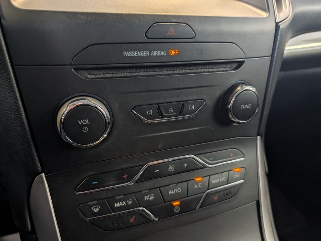 Thumbnail: 2017 Ford Edge - 21
