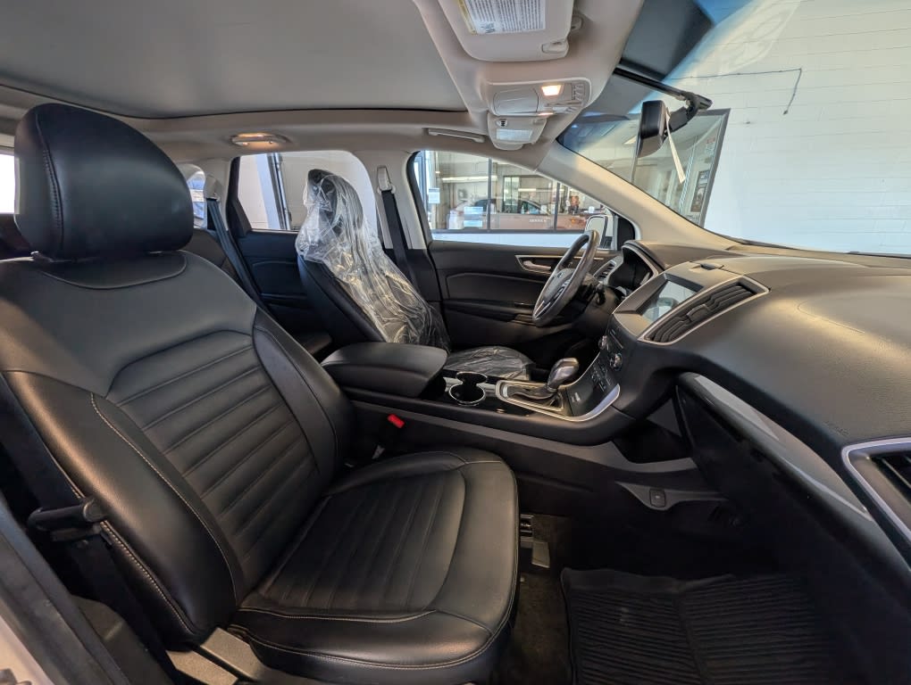Thumbnail: 2017 Ford Edge - 10