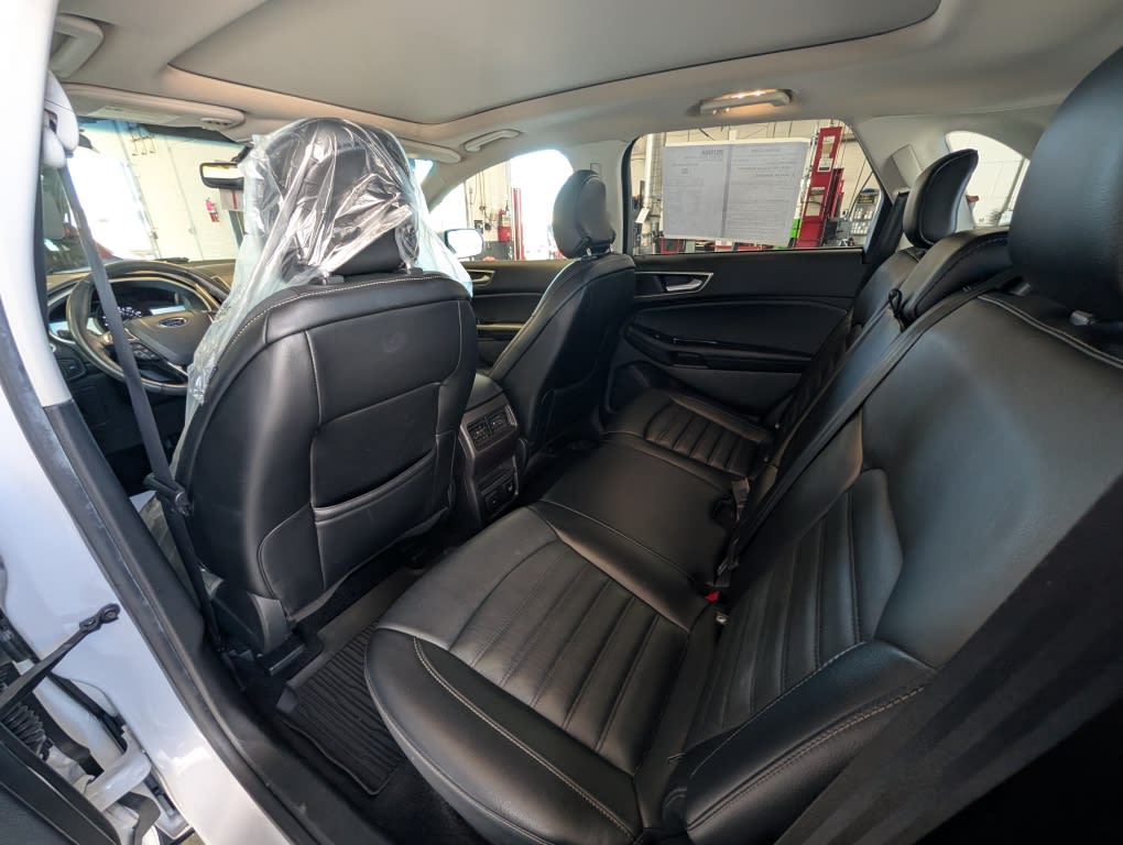 Thumbnail: 2017 Ford Edge - 28