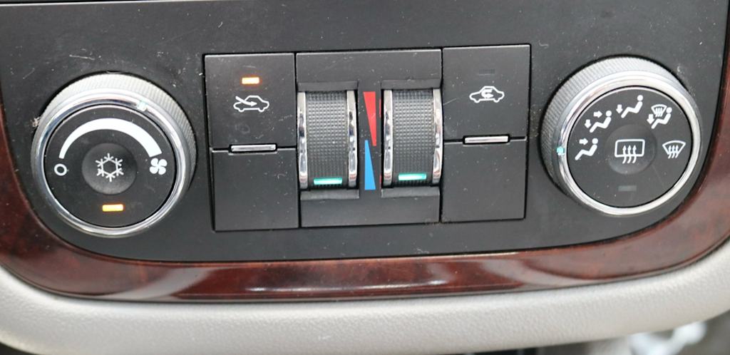 Thumbnail: 2008 Chevrolet Impala - 23