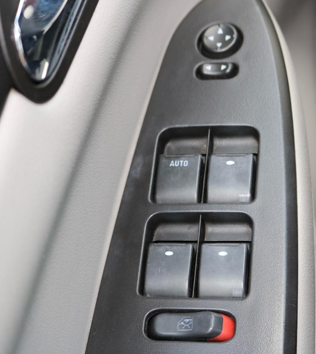 Thumbnail: 2008 Chevrolet Impala - 25