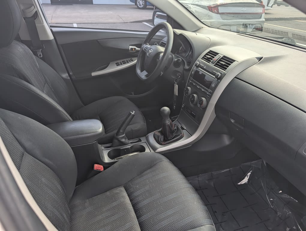 Thumbnail: 2011 Toyota Corolla - 25