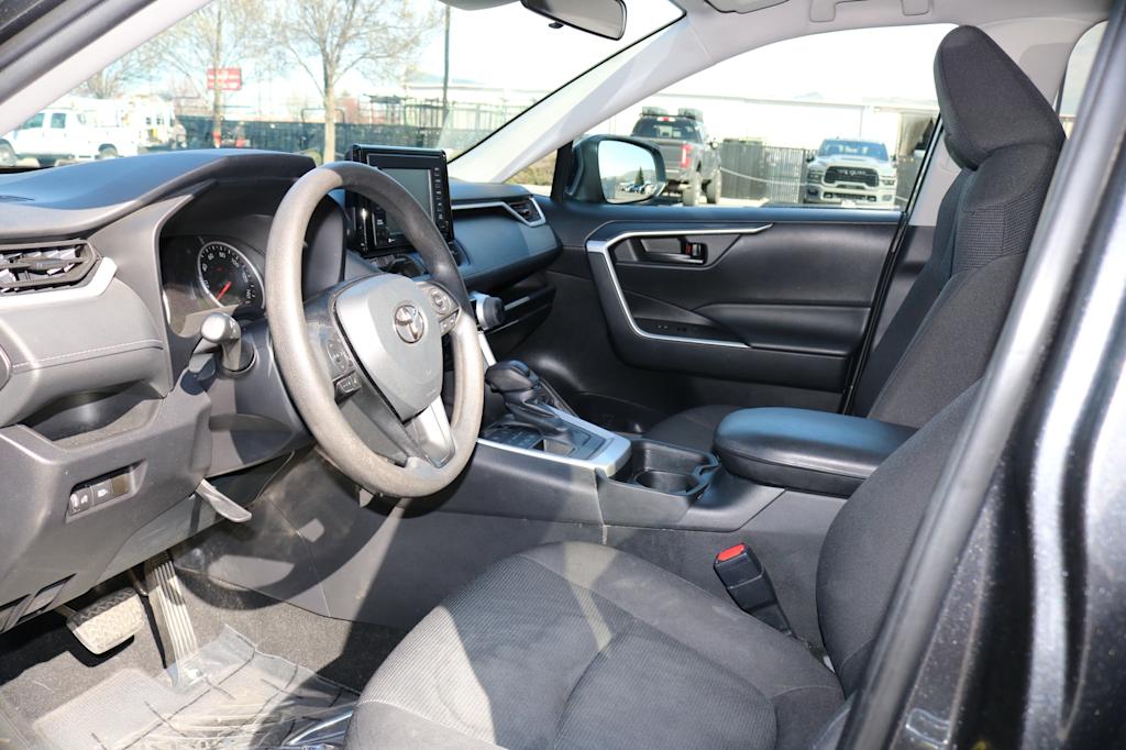 Thumbnail: 2021 Toyota RAV4 - 8