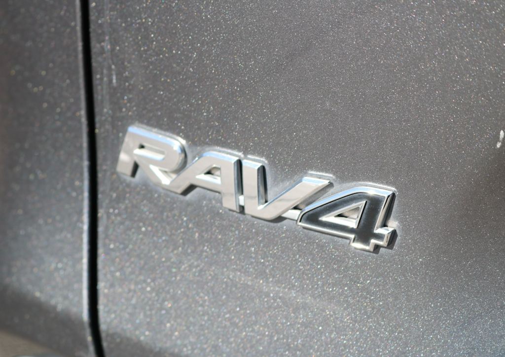 Thumbnail: 2021 Toyota RAV4 - 19