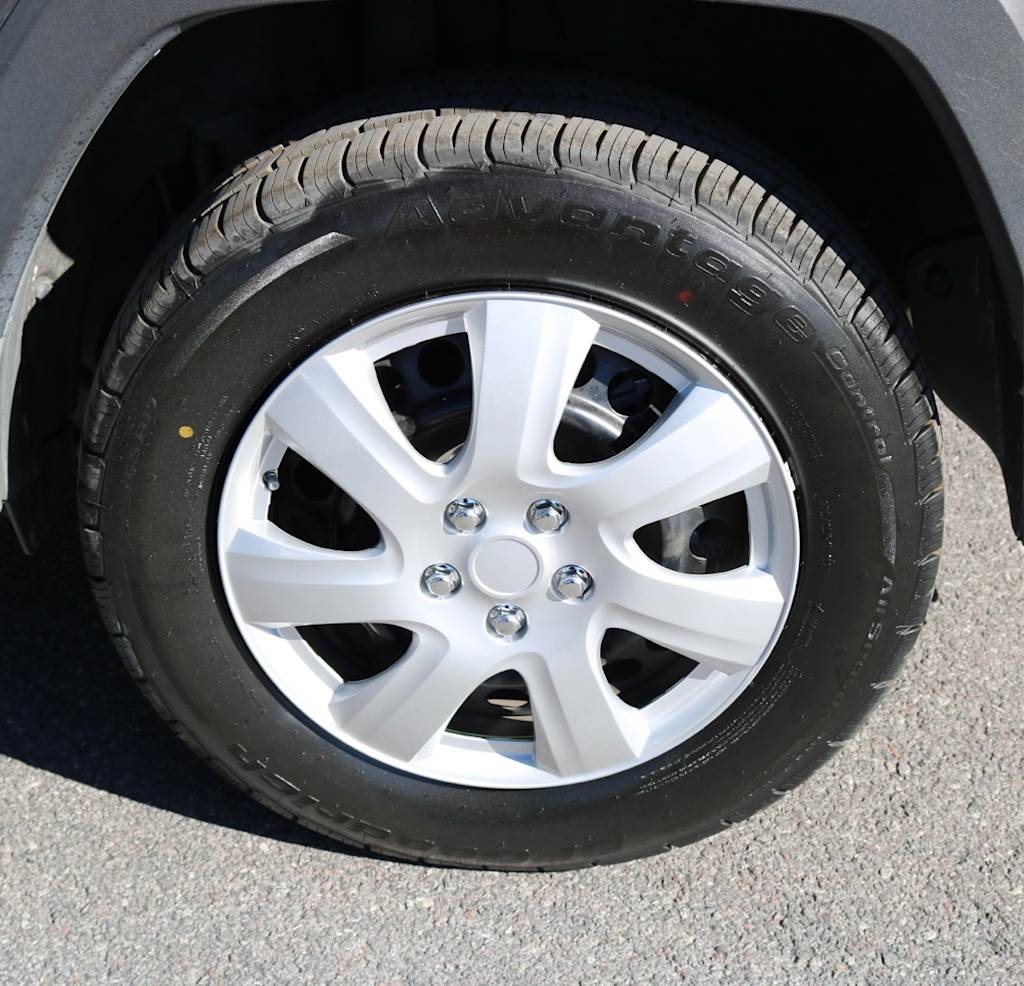 Thumbnail: 2021 Toyota RAV4 - 6