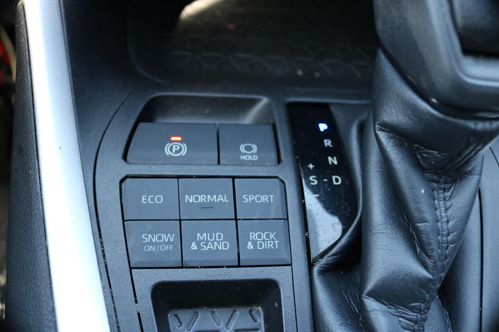 Thumbnail: 2021 Toyota RAV4 - 21